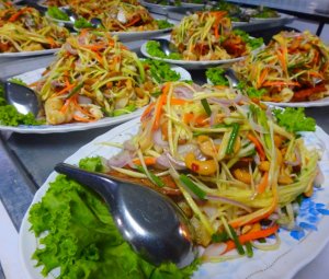 อาหารทะเล ซีฟู้ด ปูม้า ปลาหมึก อร่อย